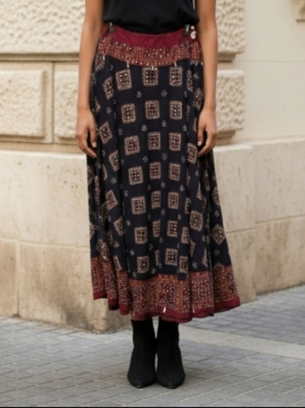 Embellished Circle Skirt Size M/L - Picture 9 of 10